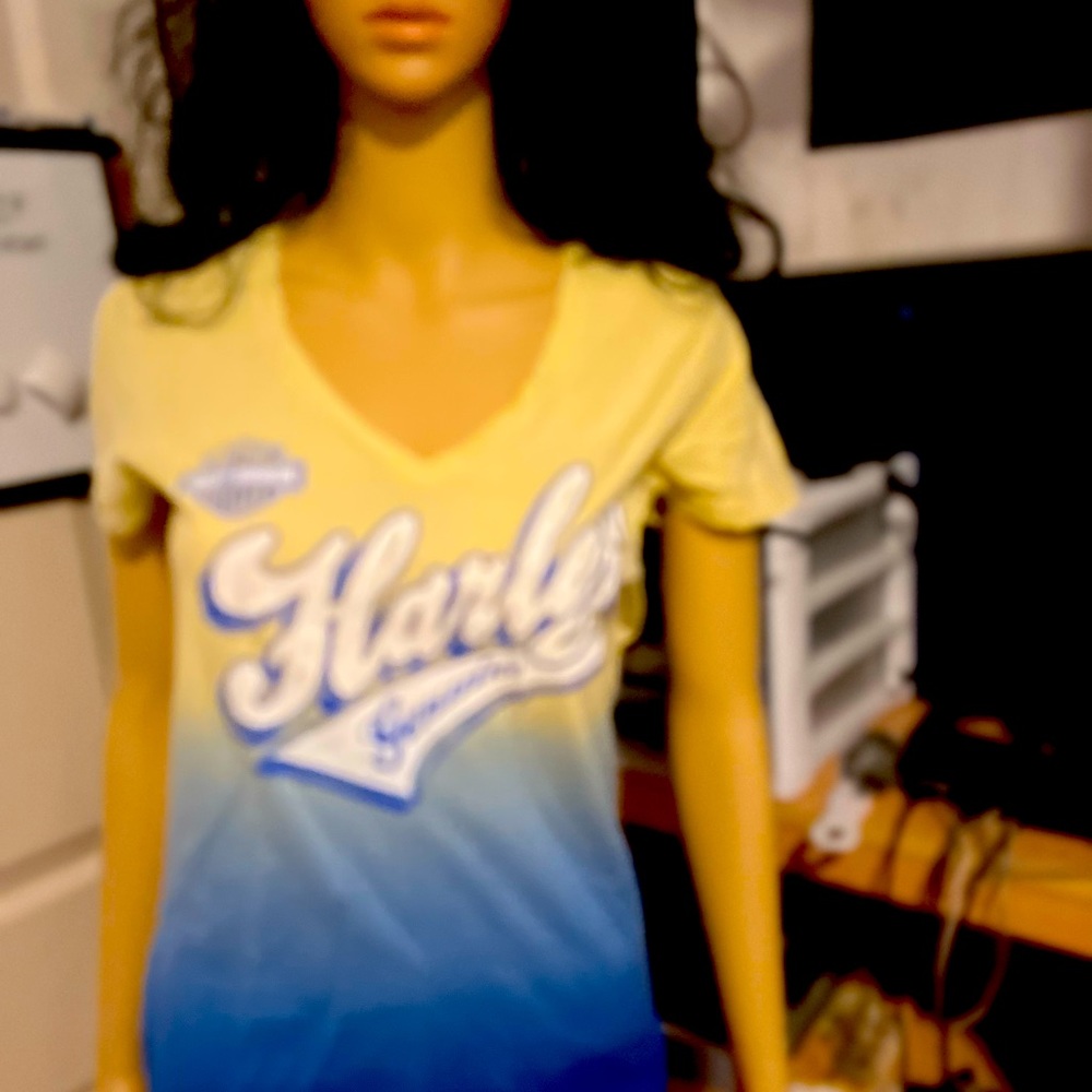 NWT Women tee